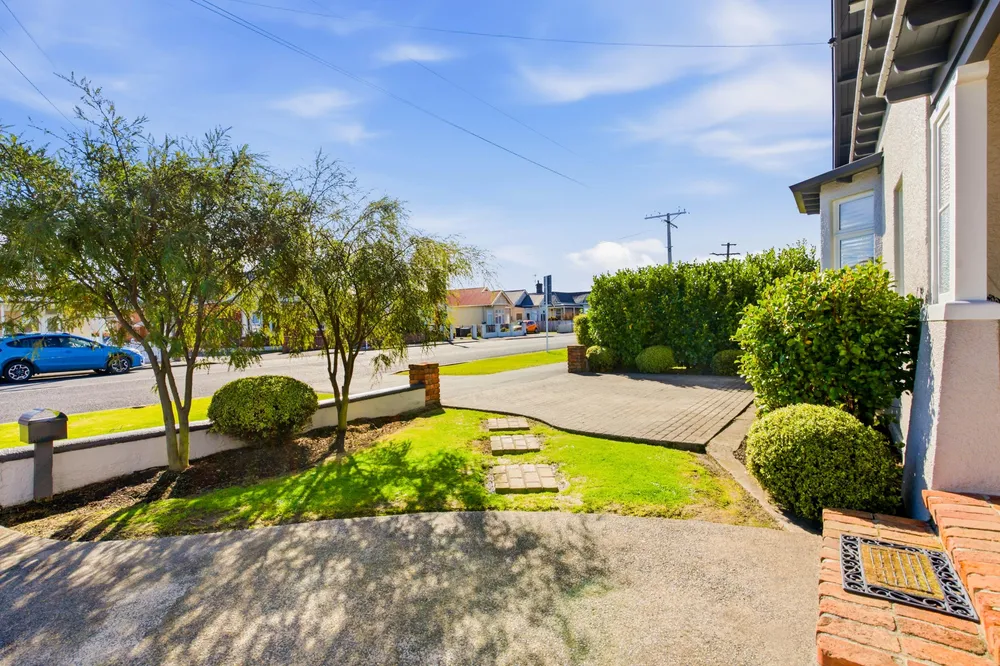 Photos of 55 Hargest Crescent