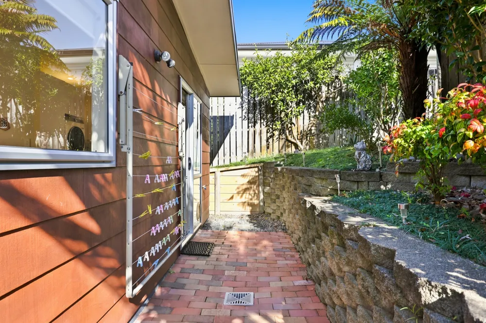Photos of 18A Hogans Road