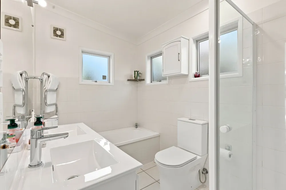 Photos of 18A Hogans Road