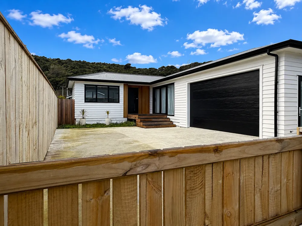 Photos of 22B Moohan Street