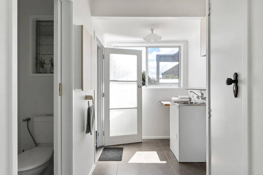 Photos of 291 Stout Street