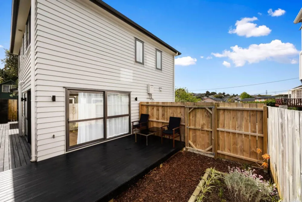 Photos of 264A New Windsor Road