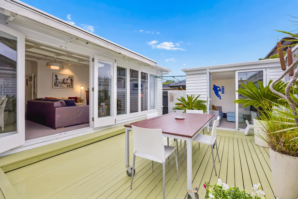 Photos of 19 Alba Road