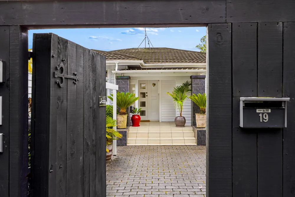 Photos of 19 Alba Road