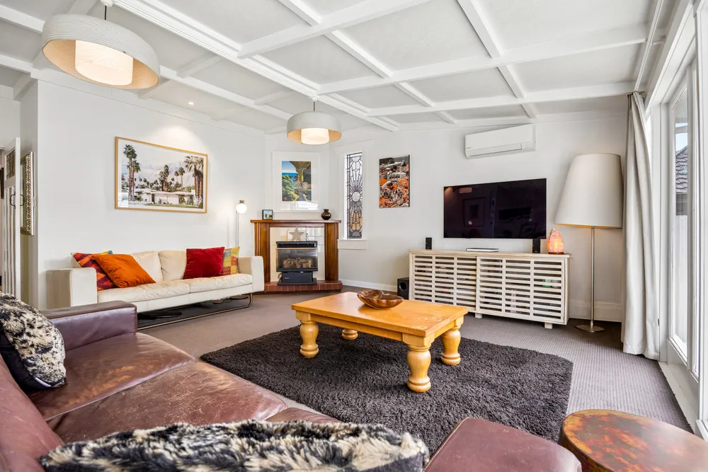 Photos of 19 Alba Road