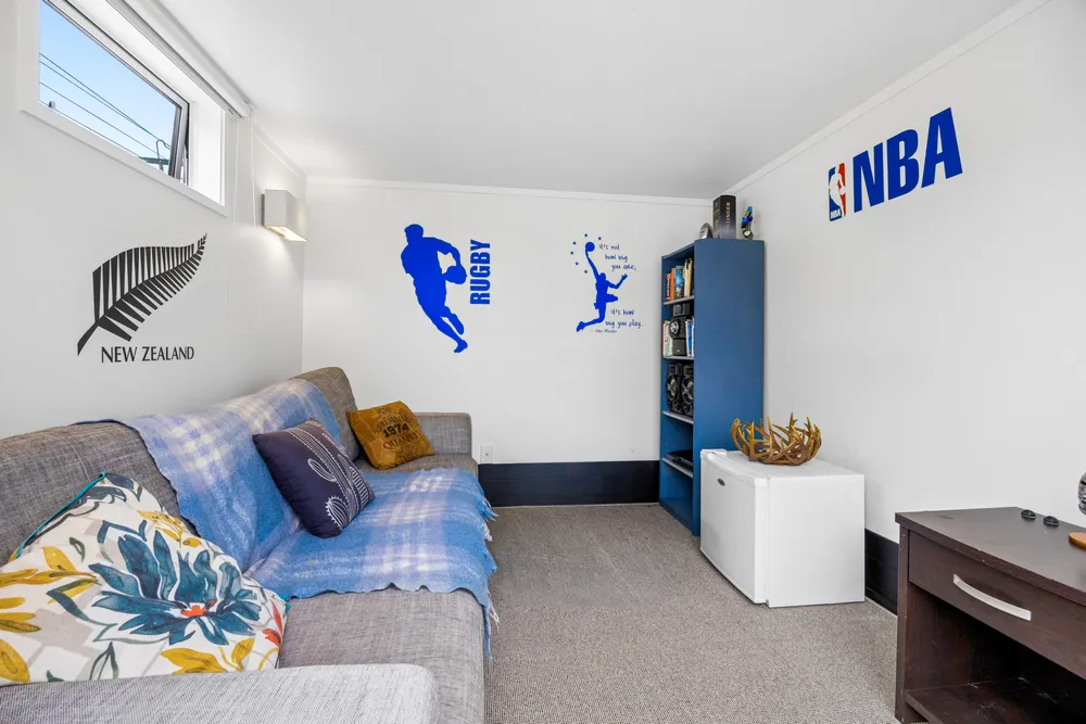 Photos of 19 Alba Road