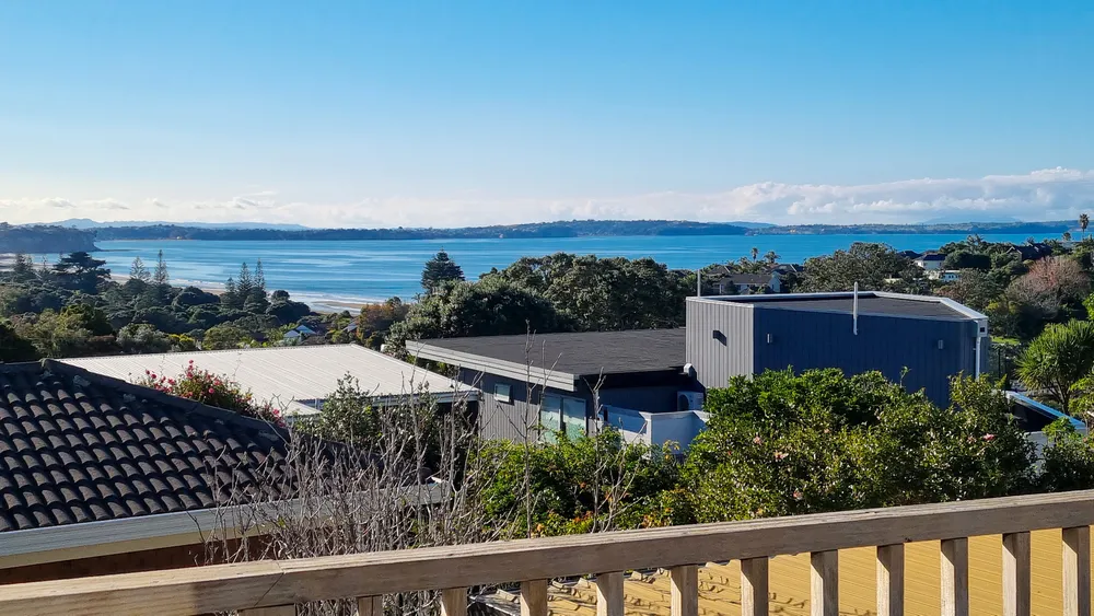 Photos of 2/983 Beach Road