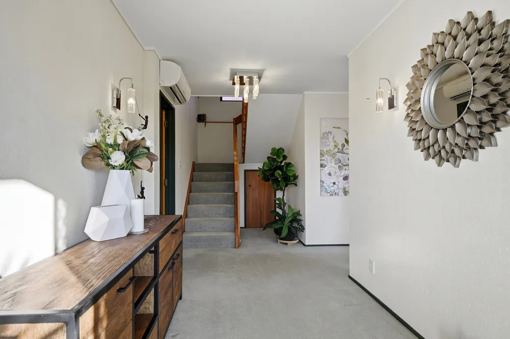 Photos of 2/983 Beach Road