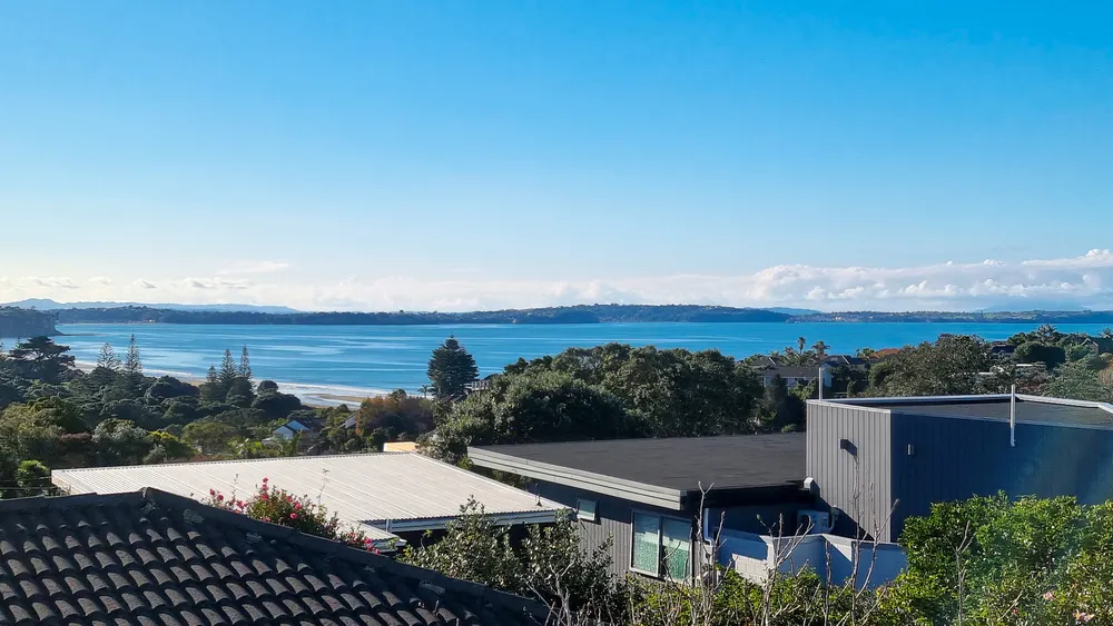Photos of 2/983 Beach Road