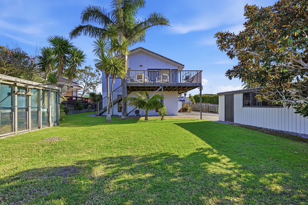 Photos of 2/983 Beach Road