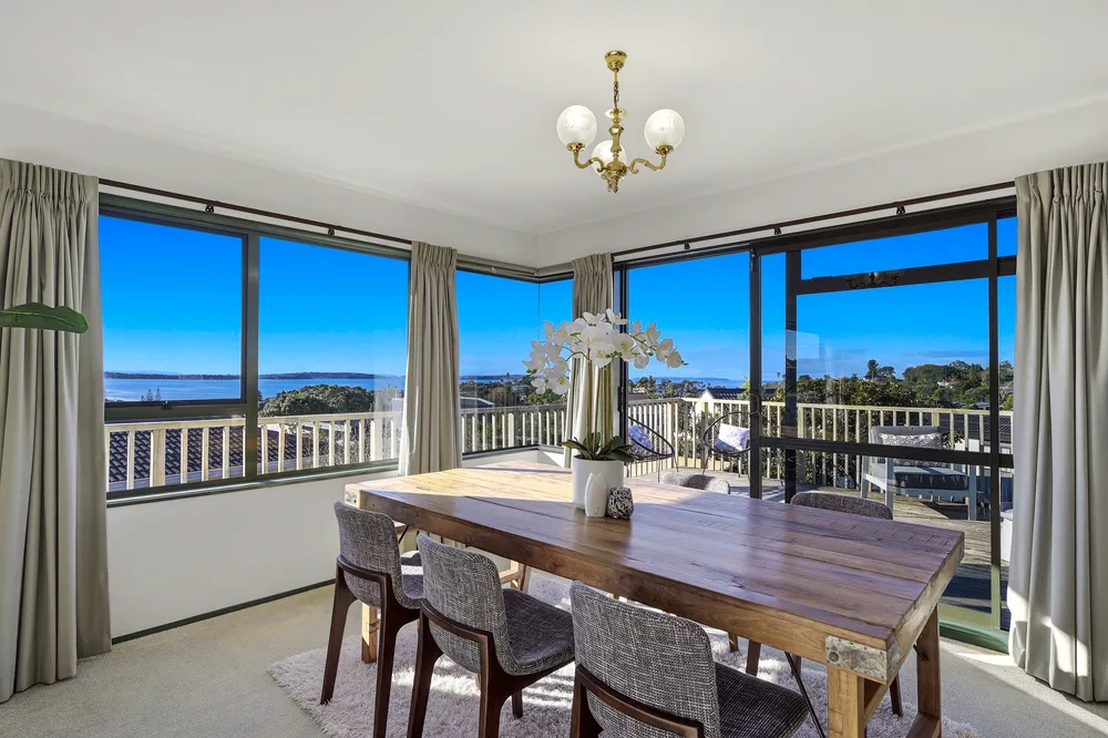 Photos of 2/983 Beach Road