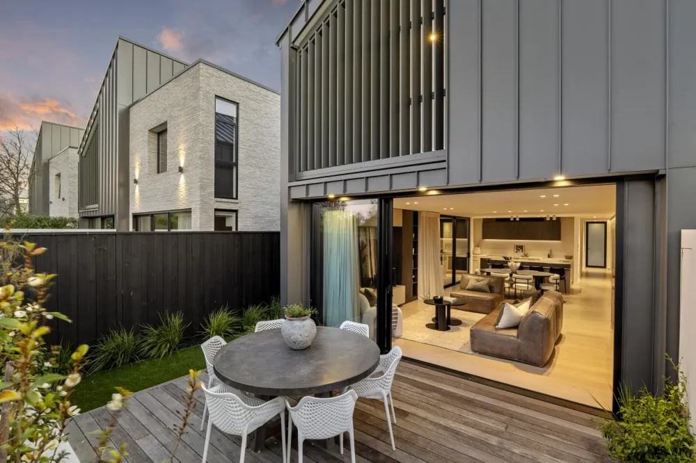 Photos of 32A Gracefield Avenue