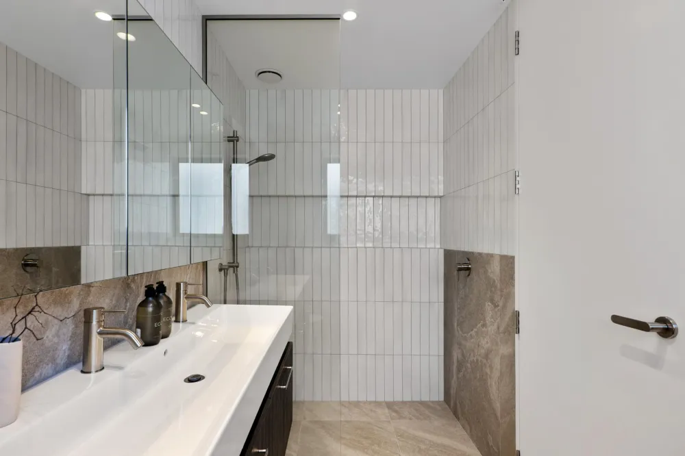 Photos of 32A Gracefield Avenue