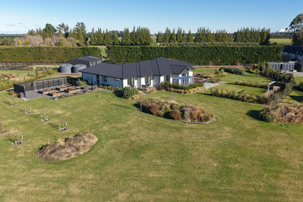 Photos of 20 Walford Way