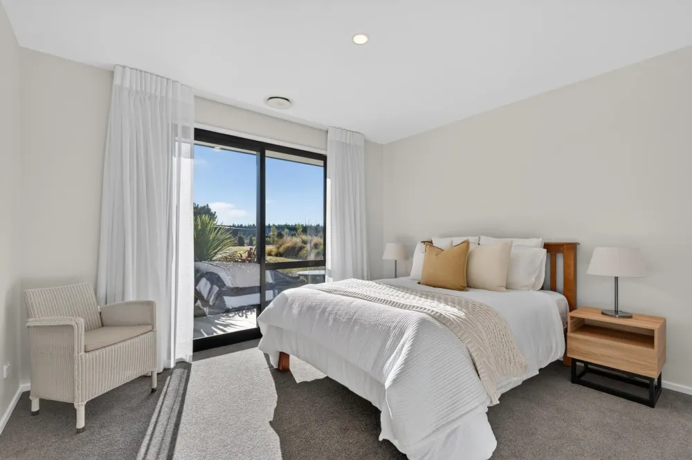 Photos of 20 Walford Way