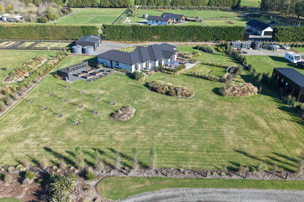 Photos of 20 Walford Way