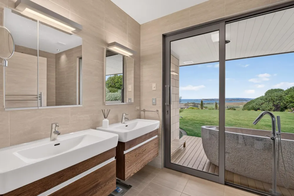 Photos of 185 Eskridge Drive