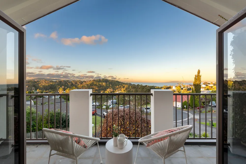 Photos of 16 Rakau Views