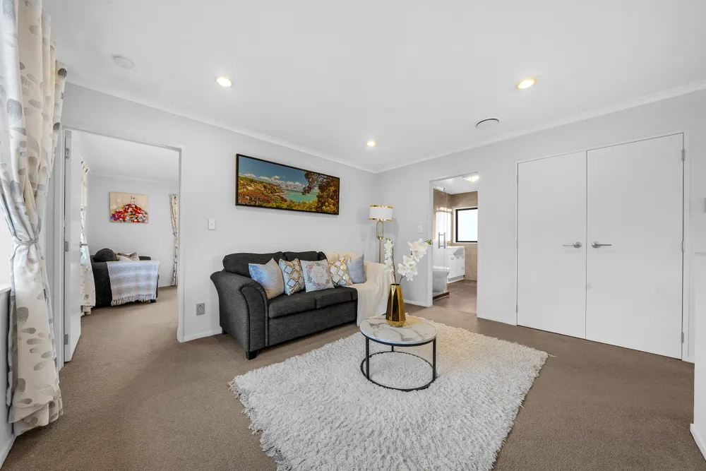 Photos of 133 Flat Bush School Road