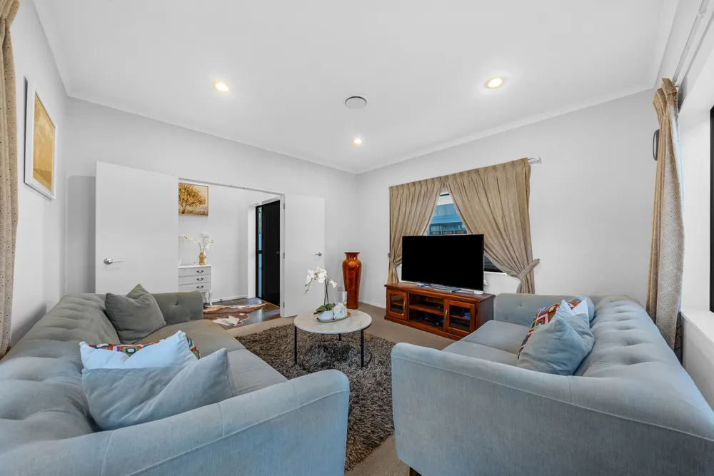 Photos of 133 Flat Bush School Road
