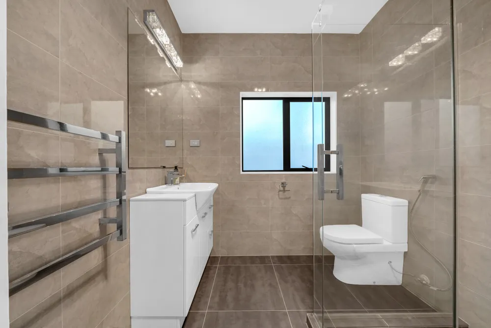 Photos of 133 Flat Bush School Road