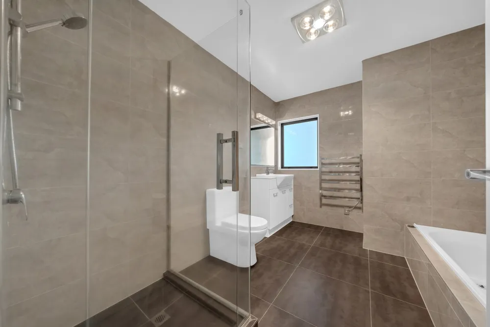 Photos of 133 Flat Bush School Road