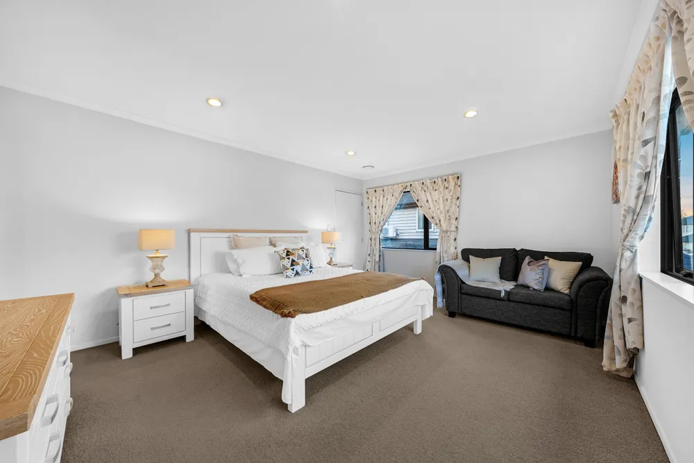 Photos of 133 Flat Bush School Road