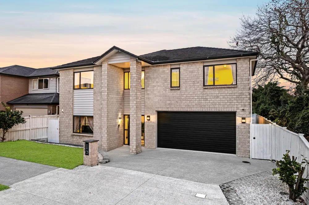 Photos of 133 Flat Bush School Road