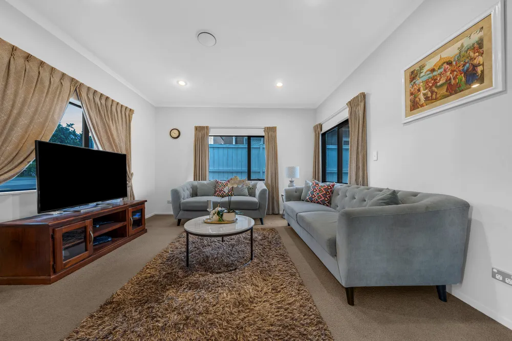 Photos of 133 Flat Bush School Road