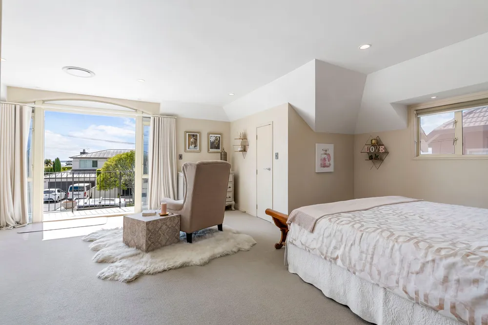 Photos of 31a Rawhitiroa Road