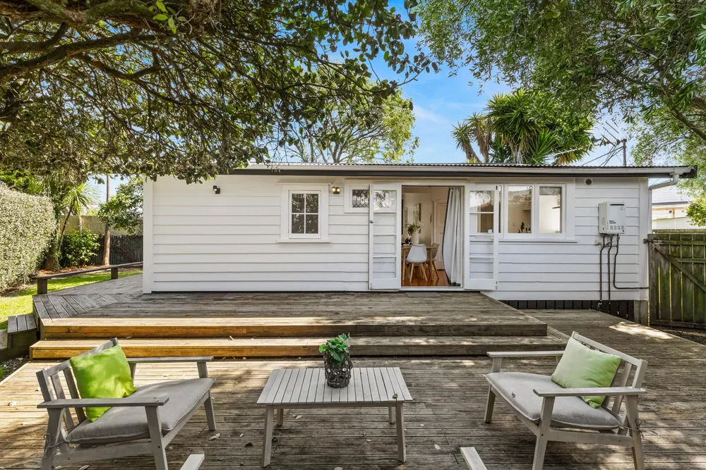 Photos of 10A Wairau Avenue
