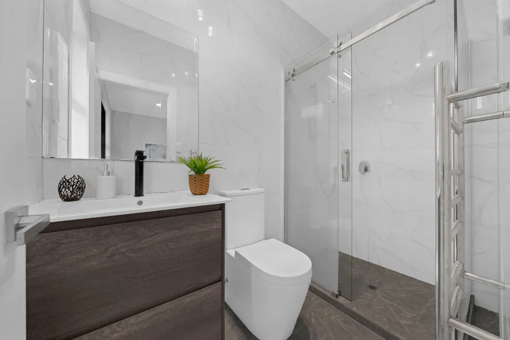 Photos of 271 Flat Bush School Road