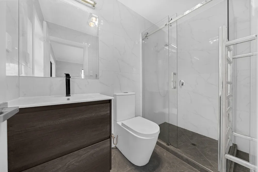 Photos of 271 Flat Bush School Road