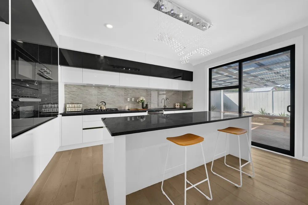 Photos of 271 Flat Bush School Road