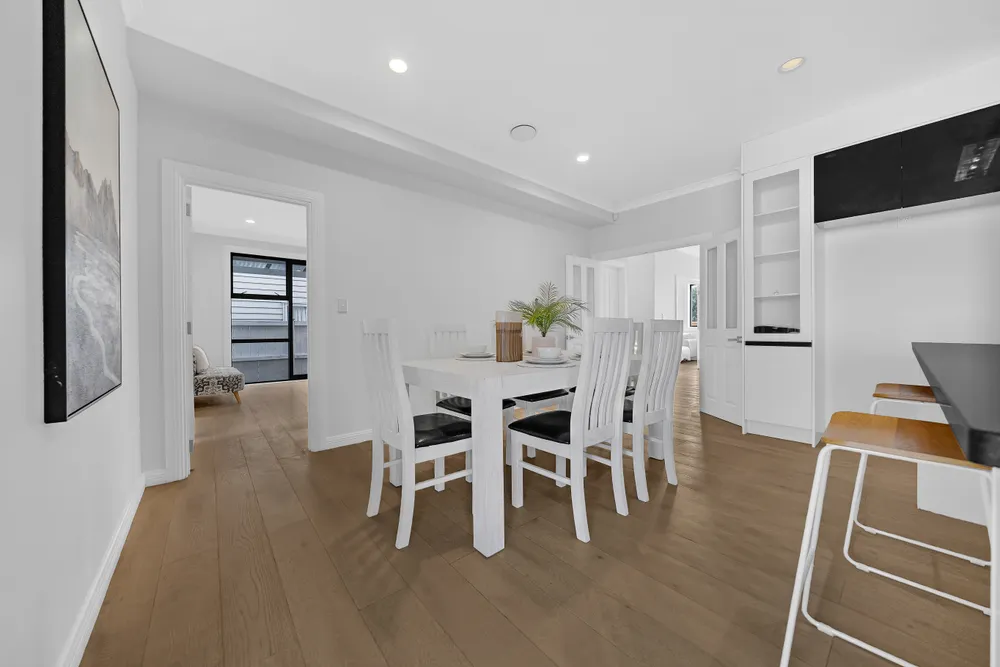 Photos of 271 Flat Bush School Road