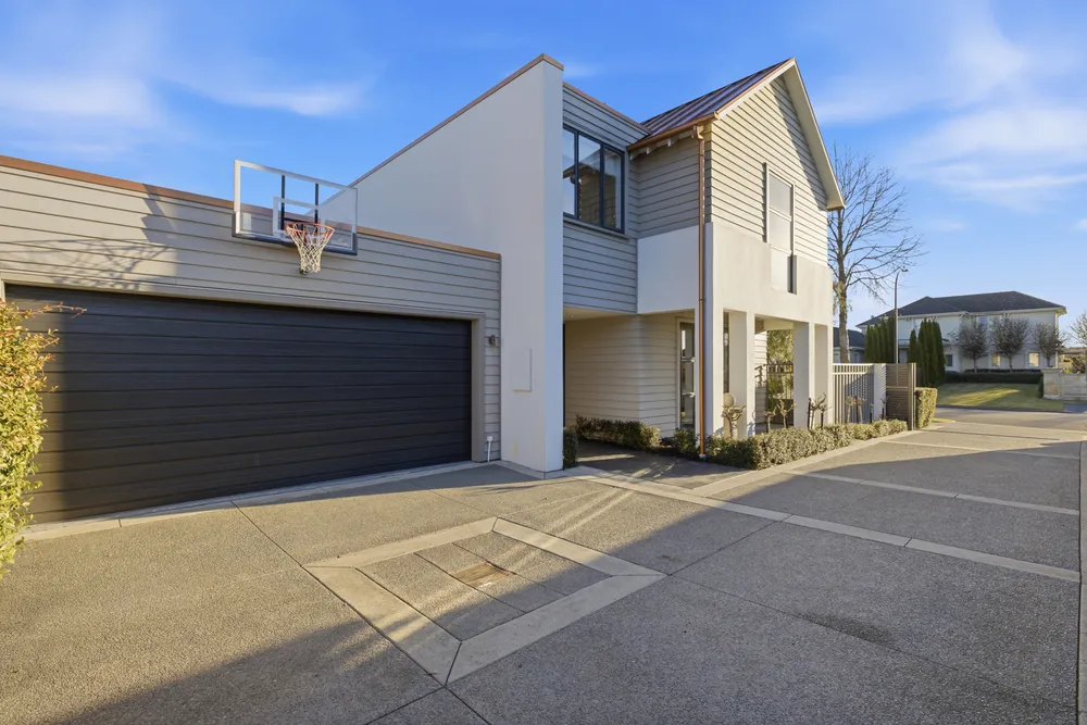 Photos of 9 Glen Oaks Drive