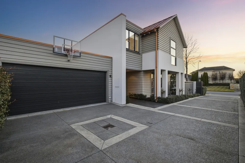 Photos of 9 Glen Oaks Drive