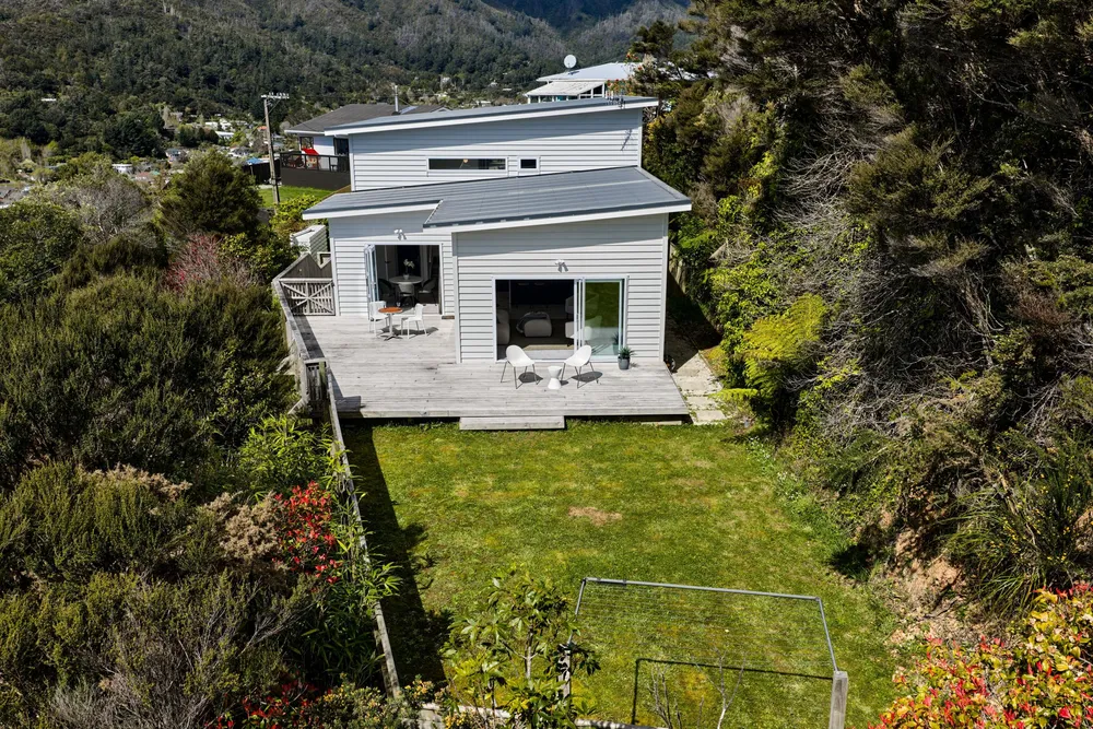 Photos of 77 Logie Street