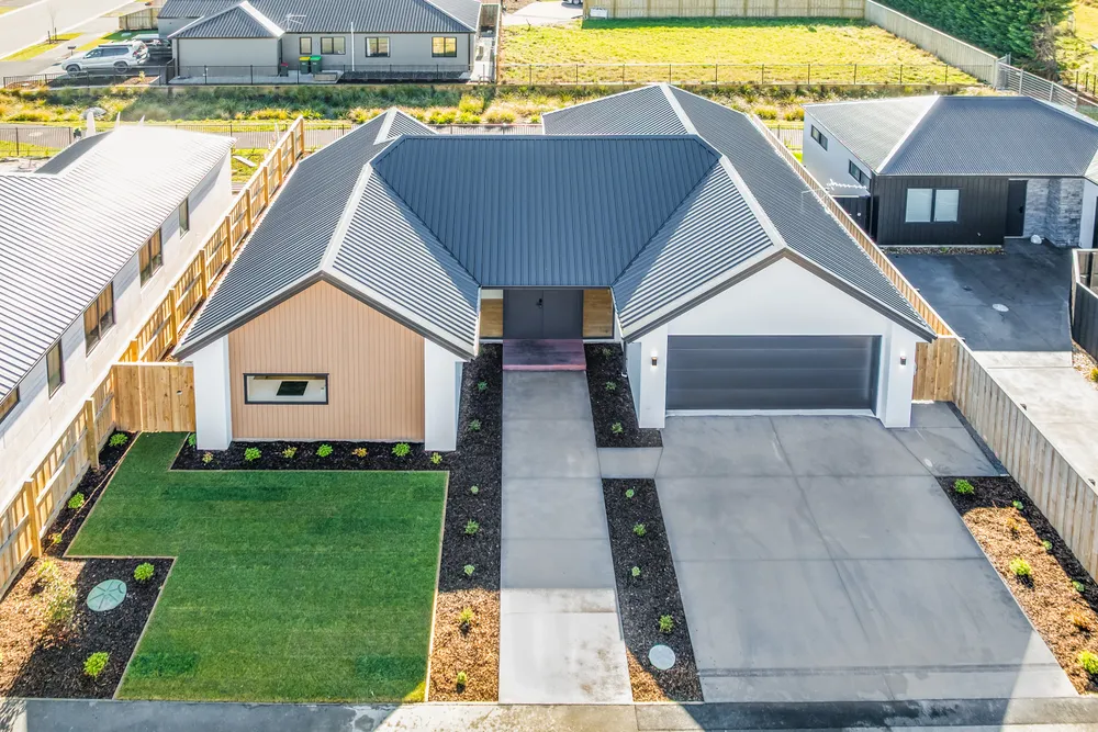 Photos of 15 Appledore Street