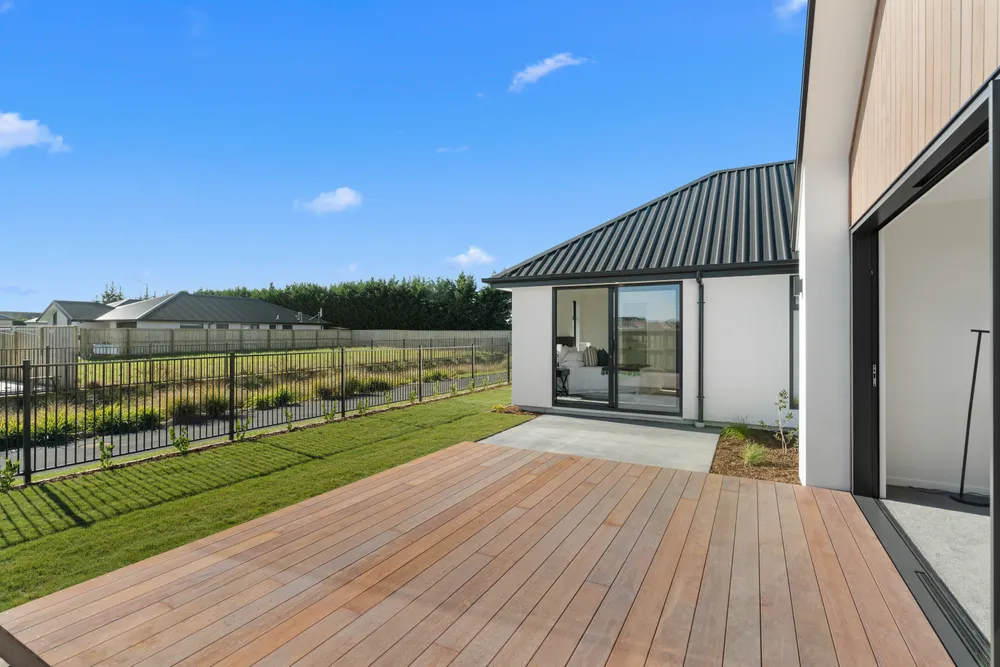 Photos of 15 Appledore Street