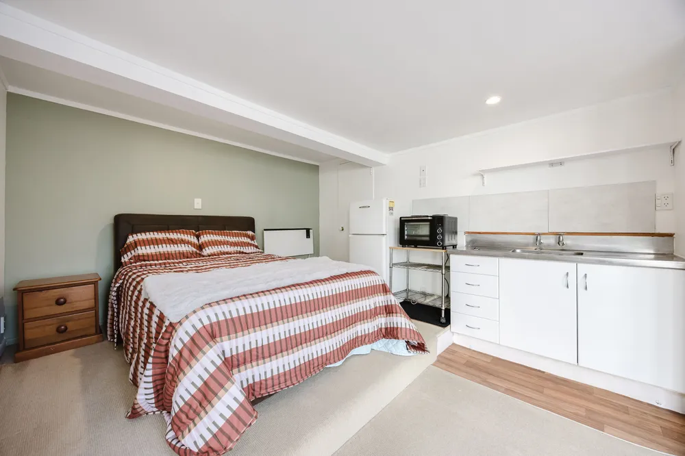 Photos of 1/3 Merton Avenue