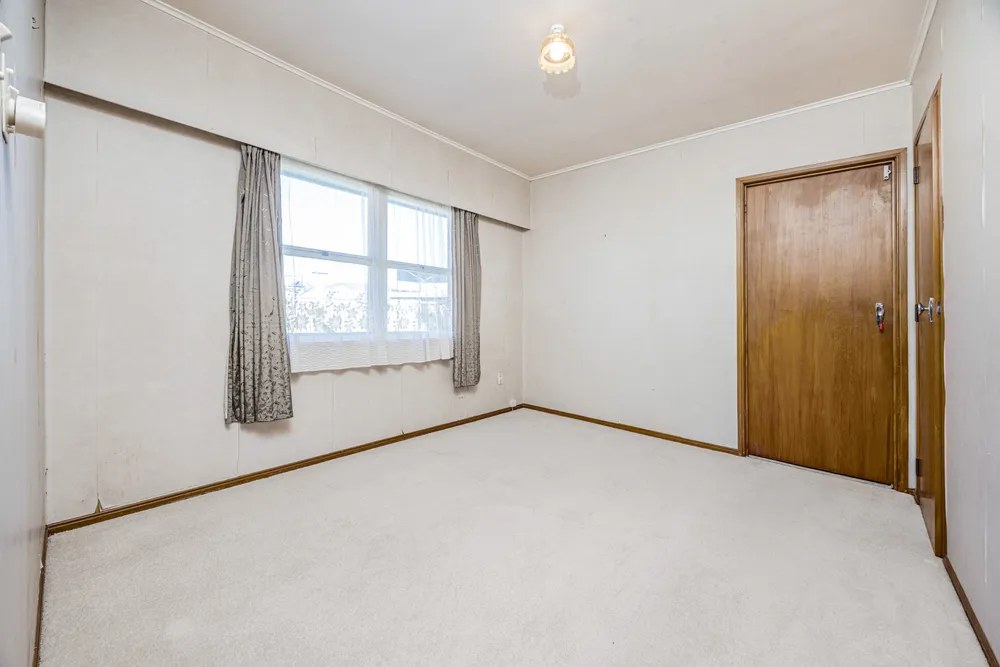 Photos of 1/4 Russell Road