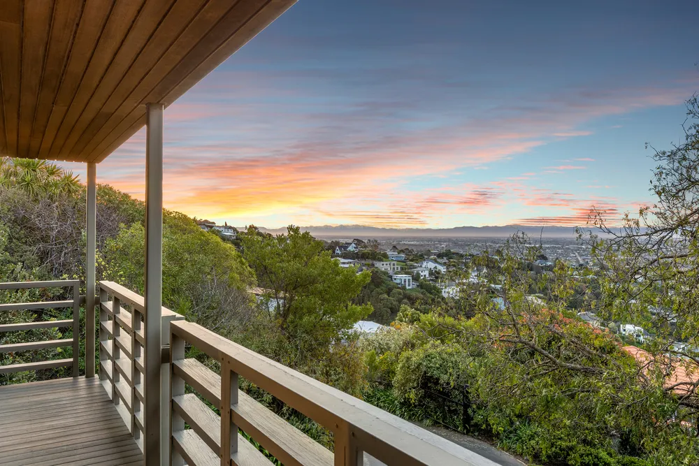 Photos of 117 Holliss Avenue