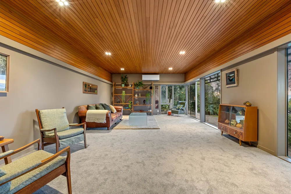 Photos of 117 Holliss Avenue