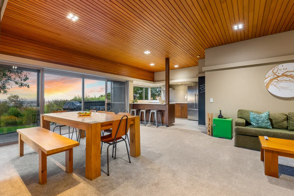 Photos of 117 Holliss Avenue