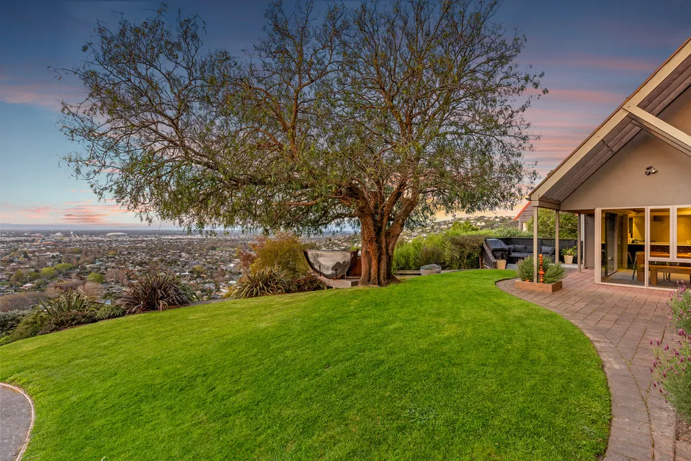 Photos of 117 Holliss Avenue