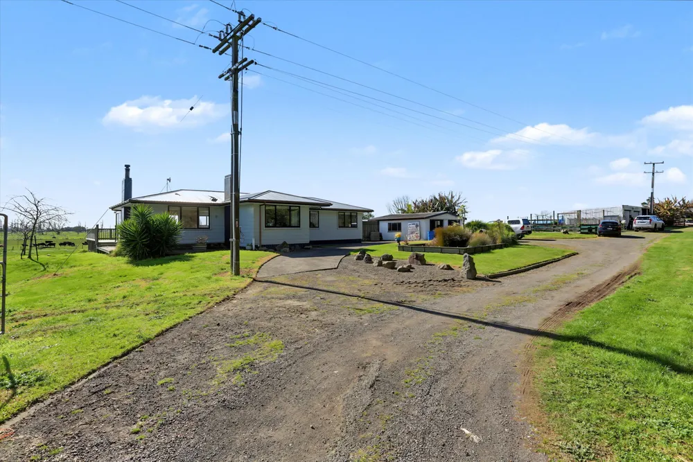 Photos of 1341 State Highway 2