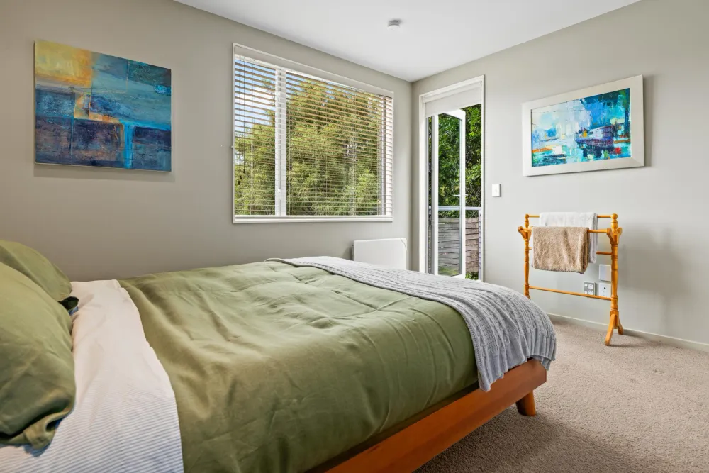 Photos of 18 Smith Street