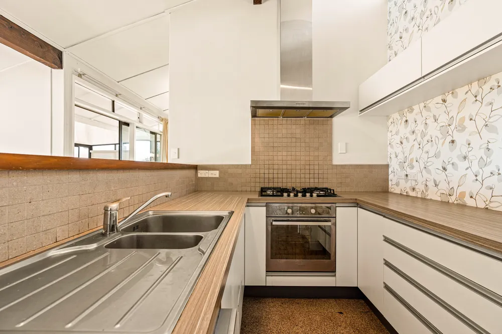 Photos of 44b Whitaker Street