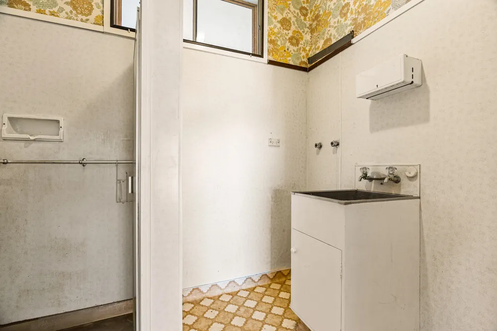 Photos of 44b Whitaker Street